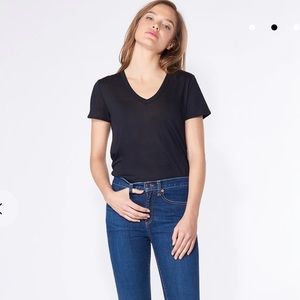 NWT Veronica Beard Cindy V neck Tee size S